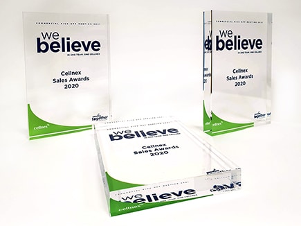 Premios de metacrilato para We Believe